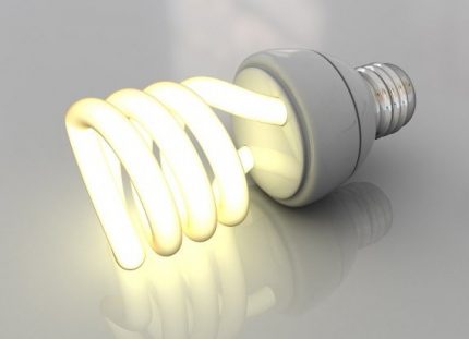 נורות קומפקטיות בצורות שונות טפסי CFL