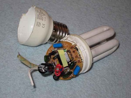 Ballast sa compact na disenyo ng LL Fluorescent lamp capacitor