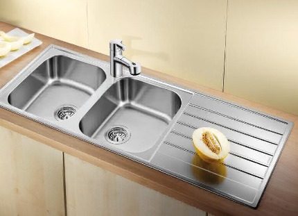 Rotirajuća izvedba dizalice je prikladna za rad Okretne slavine za kuhinju