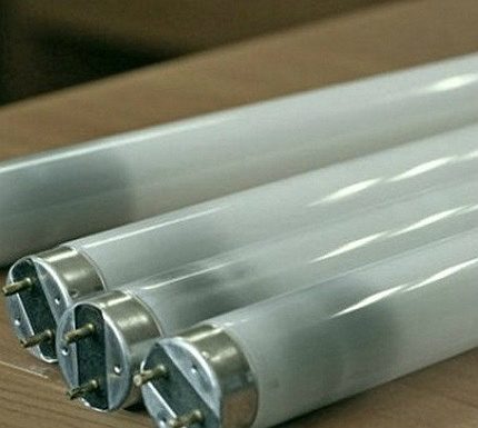 Lampara para sa pang-industriya na mga pangangailangan Medyo malakas na fluorescent lamp