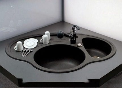 Els compradors exigeixen el color negre Model de lavabo de cantonada