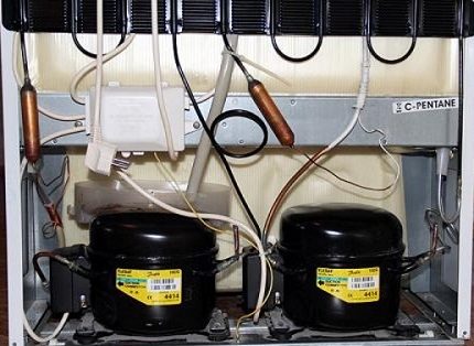 Wenn der Kompressor ausfällt, muss er ersetzt werden Kühlschrank mit zwei Kompressoren