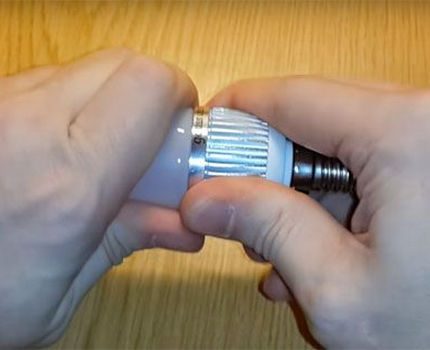 LED lamp spinning process LED lamp spinning process