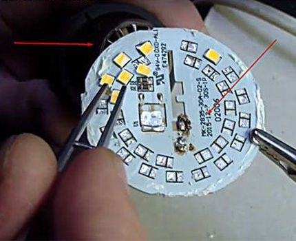Replacing the LEDs on the board Replacing the LEDs on the board