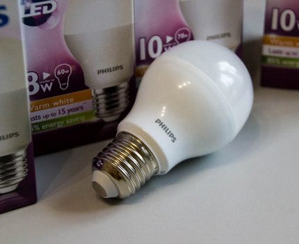 Packaging perfectly protects the product from damage Phillips LED E27