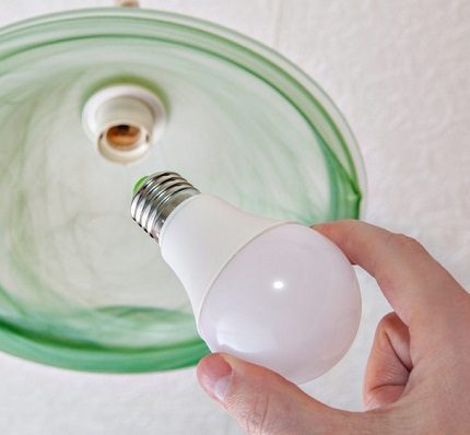 The quality of assembly of bulbs at the Germans at a height Osram E27 LED Bulbs