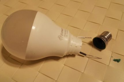 LED lamp base