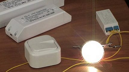 Ang lampara ng Halogen ay nakabukas sa pamamagitan ng transpormer Halogen lampara na may transpormer