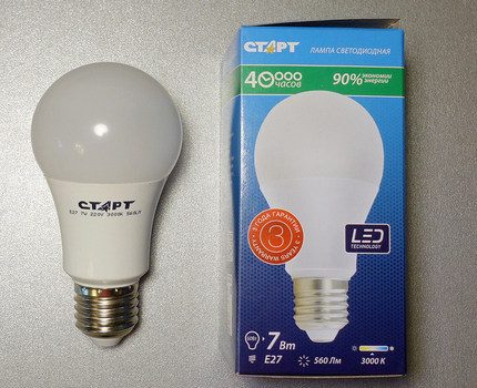 Power manufacturer indicates instrument packaging LED lamp with E27 socket