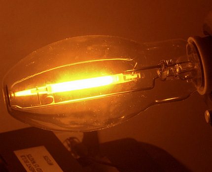 Η φιάλη του προϊόντος είναι πολύ ζεστή κατά τη λειτουργία Ελλειψοειδής λαμπτήρας νατρίου