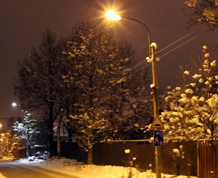 Έντονο φως ακόμη και στο τέλος της διάρκειας ζωής Φωτισμός δρόμου με λαμπτήρες νατρίου