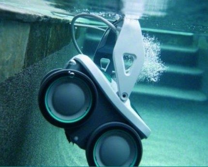 Panjang kabel bekalan mestilah mencukupi untuk mencuci seluruh kawasan. Menjalankan pembersih robot