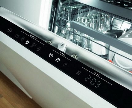 Panel kawalan di mesin cuci pinggan Gorenje Panel kawalan di mesin cuci pinggan Gorenje