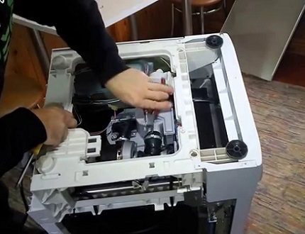 Suis tekanan pencuci pinggan berganda Sensor air di mesin basuh pinggan mangkuk: jenis, peranti, cara memeriksa + membaiki