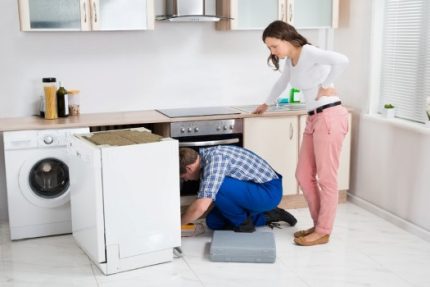 The master connects the dishwasher Dishwasher connection