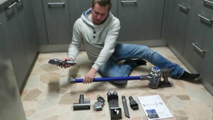 How to assemble a cordless upright vacuum cleaner Assembly of a vertical vacuum cleaner
