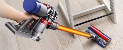 quick floor cleaning with a vacuum cleaner Express cleaning with a vacuum cleaner