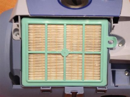 Filter components need periodic cleaning HEPA Filter Philips FC9071