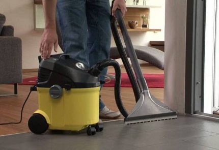 Pembersih vakum Karcher dengan fungsi pembersihan basah Pembersih vakum pembersih kuning Karcher