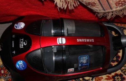 Penampilan pembersih vakum Samsung SC8854 Model Samsung SC8854