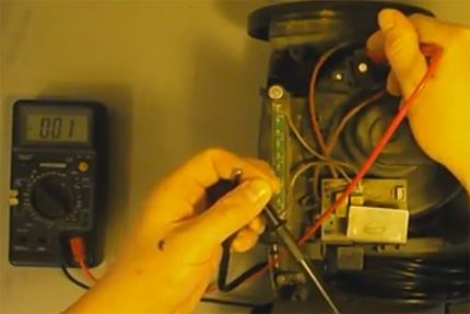 Test cable and buttons simultaneously Checking the vacuum cleaner button with a tester