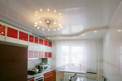 In the kitchen you should buy low-power fixtures Kitchen lighting
