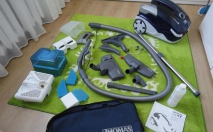 Mengeringkan komponen kerja pembersih vakum pencuci Thomas Twin Mengeringkan aksesori selepas pembersihan