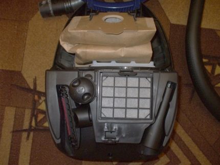Replacing the motor filter Motor filter