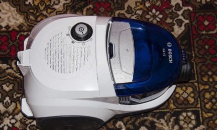 Salah satu model dalam barisan GS 10 Pembersih vakum Bosch GS 10