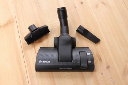 A set of nozzles included A set of brushes attached to the model