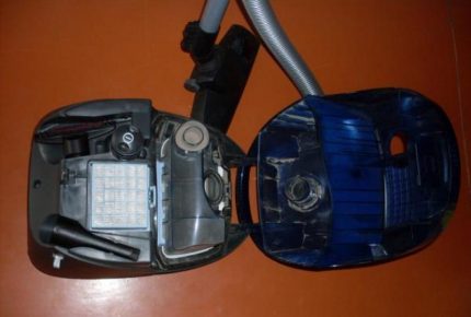 Vacuum cleaner internal device Bag and container