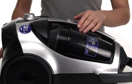 Household vacuum cleaner with cyclone filter Cyclone Vacuum Cleaner with Top Filter