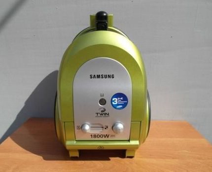 Bagi pembersih vakum, pengeluar tidak menunjukkan daya sedutan Pembersih Vakum Samsung
