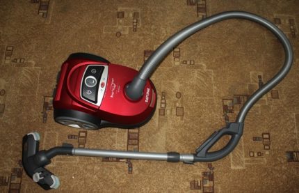 Assembled vacuum cleaner All accessories assembly