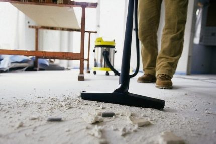 Peranti harus senang digunakan. Pembersih vakum industri dan ciri-cirinya