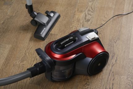 All classic and vertical models are equipped with a floor / carpet brush Universal brush