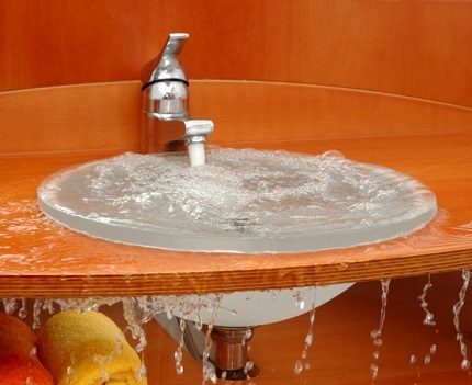 Blokada cijevi vrlo je lako otkriti. Začepivanje cijevi