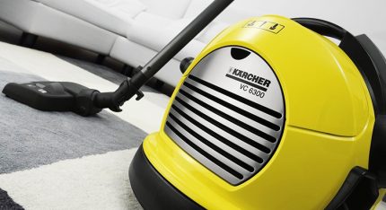 Sa labas ng view ng isang vacuum cleaner mula kay Karcher Modelo ng vacuum cleaner na si Karcher