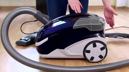 Disenyo ng Mas malinis na Vacuum ng Samsung Disenyo ng Teknolohiya ng Paglilinis ng Samsung