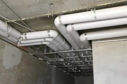 Round ducts for ventilation Installation of ventilation from plastic pipes