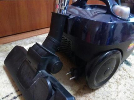 Pembersih vakum mampu mengatasi pembersihan umum apartmen Pembersih vakum Midea selepas pembersihan