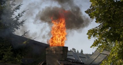A kéményben lévő korom meggyulladt Kéménytisztító