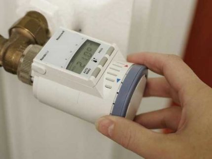 Version électronique du régulateur Conception de tête thermique électronique
