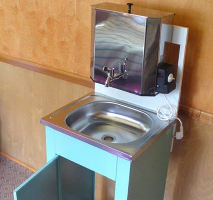 Washbasin for cottage Heated washbasin