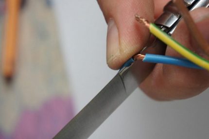 Conducting Stripping Wire insulation stripping