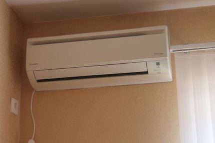 Air conditioner short cable Socket for connecting a split system to a power supply network