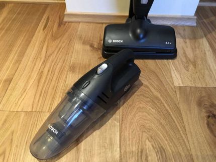 Na-disassembled cleaner na vacuum Paggamit ng isang Bosch Vacuum Cleaner