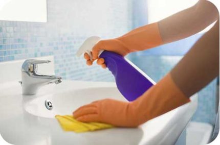 Ka dan yang lebih baik untuk menghilangkan acuan di bilik mandi Penggunaan hidrogen peroksida