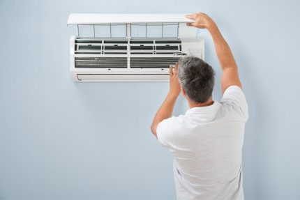 Split system must be cleaned regularly Regular cleaning of the air conditioner