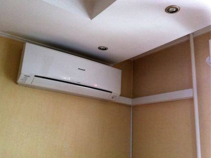 Mounting the indoor unit System installation